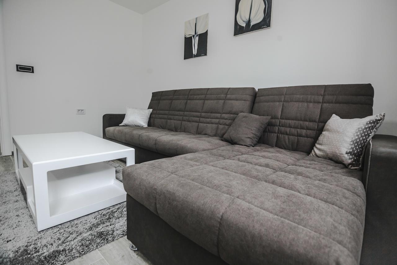 Kristal Apartmani Arandjelovac Esterno foto